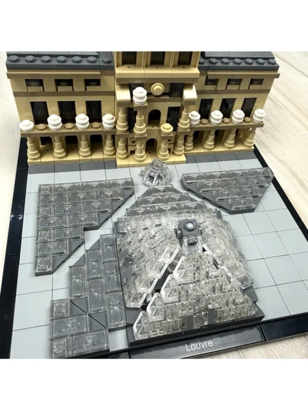 2015 LEGO Architecture Louvre 21024 Building Set INCOMPLETE Missing 28 Pieces